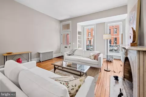 Living - 1402 Bolton St, Baltimore, MD 21217 photo 2 of 3
