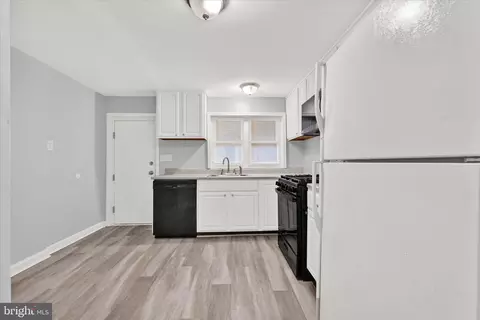 Kitchen - 2154 Druid Park Dr, Baltimore, MD 21211 photo 3 of 4