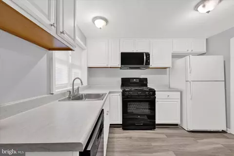 Kitchen - 2154 Druid Park Dr, Baltimore, MD 21211 photo 1 of 4