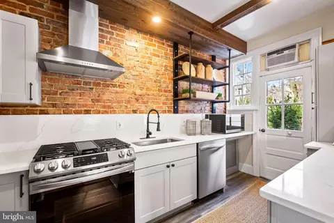 Kitchen - 614 W 40th St, Baltimore, MD 21211 photo 3 of 6