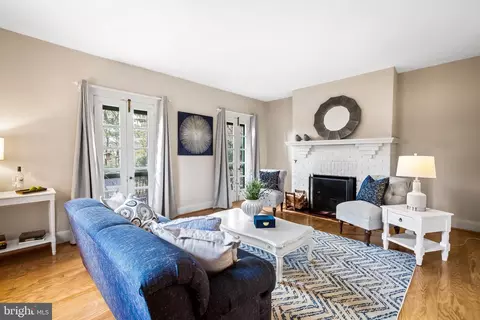 Living - 614 W 40th St, Baltimore, MD 21211 photo 1 of 6
