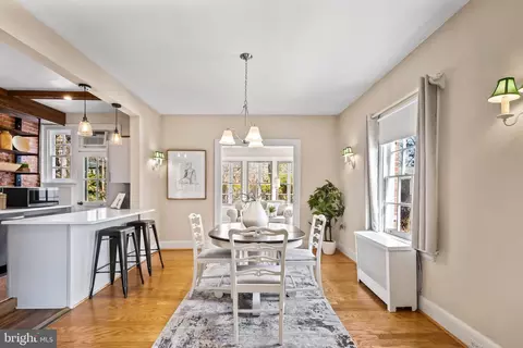 Dining - 614 W 40th St, Baltimore, MD 21211 photo 2 of 3