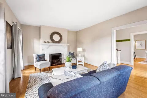 Living - 614 W 40th St, Baltimore, MD 21211 photo 2 of 6