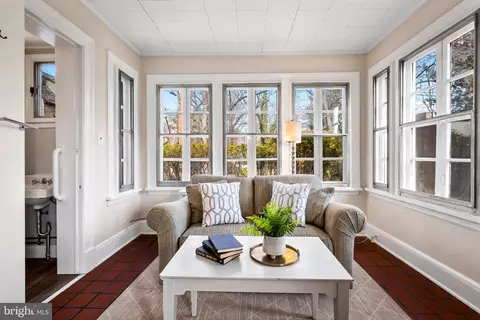 Living - 614 W 40th St, Baltimore, MD 21211 photo 4 of 6