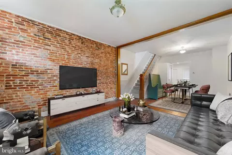 Living - 4412 Falls Rd, Baltimore, MD 21211 photo 3 of 4