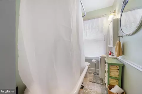 Bath - 4412 Falls Rd, Baltimore, MD 21211 photo 1 of 2