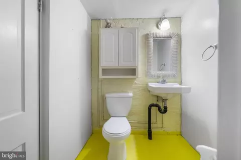 Bath - 4412 Falls Rd, Baltimore, MD 21211 photo 2 of 2