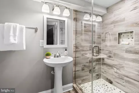 Bath - 647 E Clement St, Baltimore, MD 21230 photo 5 of 5