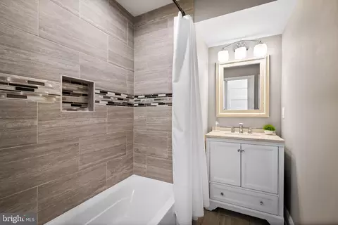 Bath - 647 E Clement St, Baltimore, MD 21230 photo 2 of 5