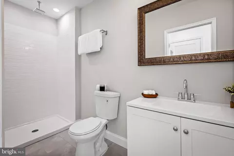 Bath - 647 E Clement St, Baltimore, MD 21230 photo 3 of 5