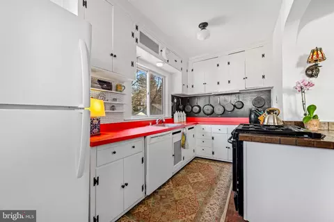 Exterior - 5805 Clearspring Rd, Baltimore, MD 21212 photo 7 of 22