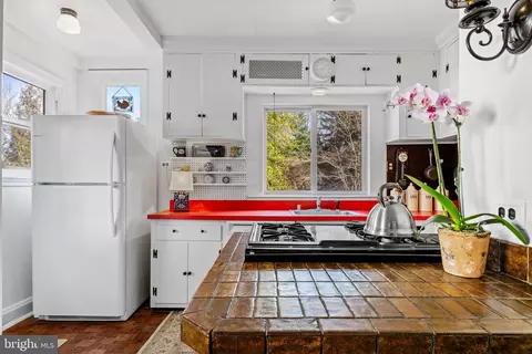 Kitchen - 5805 Clearspring Rd, Baltimore, MD 21212 photo 1 of 5