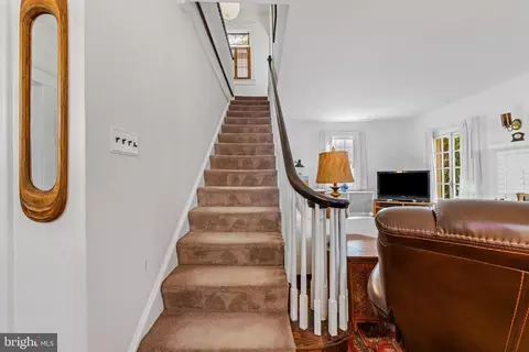 Entry Way - 5805 Clearspring Rd, Baltimore, MD 21212 photo 3 of 6