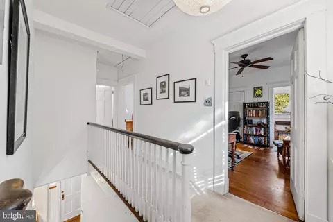 Entry Way - 5805 Clearspring Rd, Baltimore, MD 21212 photo 5 of 6