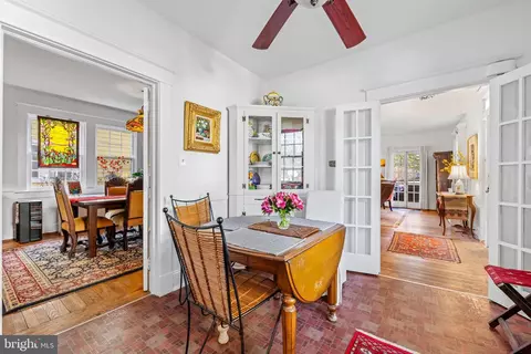 Dining - 5805 Clearspring Rd, Baltimore, MD 21212 photo 2 of 7