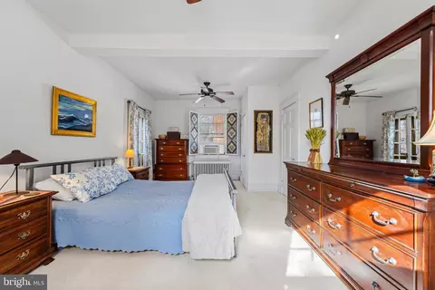 Bedroom - 5805 Clearspring Rd, Baltimore, MD 21212 photo 1 of 7