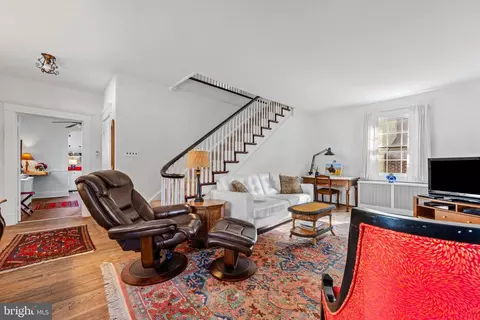 Living - 5805 Clearspring Rd, Baltimore, MD 21212 photo 5 of 5