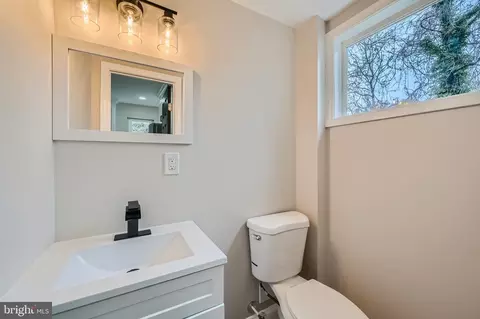 Bath - 2801 List Ave, Baltimore, MD 21214 photo 2 of 4