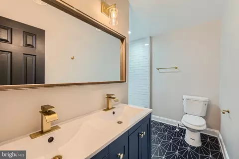 Bath - 2801 List Ave, Baltimore, MD 21214 photo 3 of 4