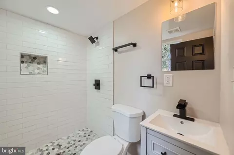 Bath - 2801 List Ave, Baltimore, MD 21214 photo 1 of 4