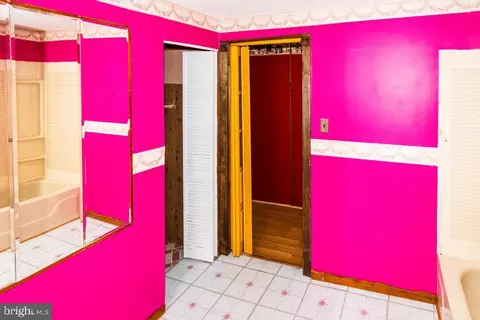 Entry Way - 3654 Beech Ave, Baltimore, MD 21211 photo 1 of 2