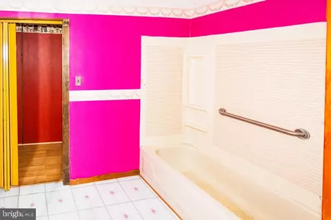 Bath - 3654 Beech Ave, Baltimore, MD 21211 photo 2 of 2
