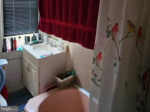Bath - 1817 Walbrook Ave, Baltimore, MD 21217 photo 2 of 2