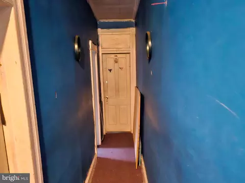 Entry Way - 1817 Walbrook Ave, Baltimore, MD 21217 photo 2 of 3