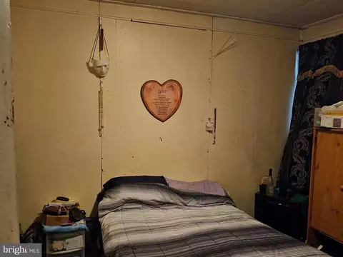 Bedroom - 1817 Walbrook Ave, Baltimore, MD 21217 photo 3 of 3