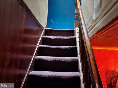 Entry Way - 1817 Walbrook Ave, Baltimore, MD 21217 photo 1 of 3