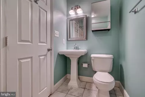 Bath - 615 S Curley St, Baltimore, MD 21224 photo 4 of 8