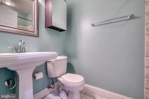 Bath - 615 S Curley St, Baltimore, MD 21224 photo 2 of 8