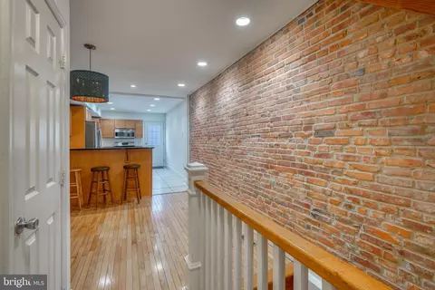 Entry Way - 615 S Curley St, Baltimore, MD 21224 photo 2 of 3