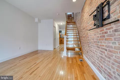 Entry Way - 615 S Curley St, Baltimore, MD 21224 photo 1 of 3