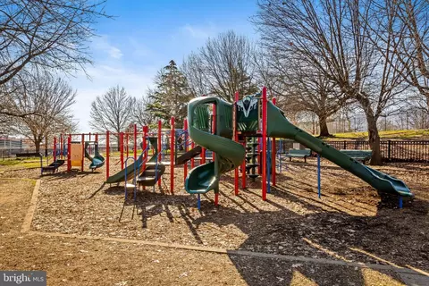 View/Area - 1446 Patapsco St, Baltimore, MD 21230 photo 5 of 5