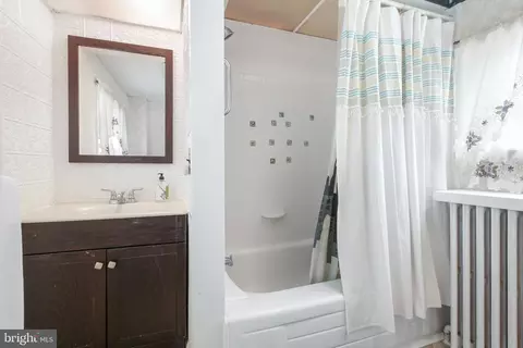 Bath - 1323 Morling Ave, Baltimore, MD 21211 photo 3 of 3