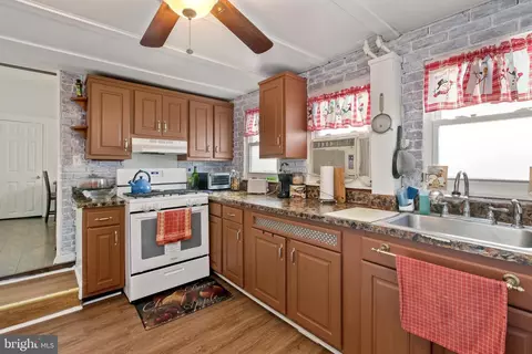Kitchen - 1323 Morling Ave, Baltimore, MD 21211 photo 5 of 5