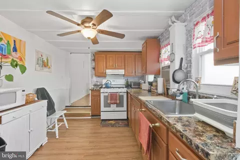 Kitchen - 1323 Morling Ave, Baltimore, MD 21211 photo 4 of 5