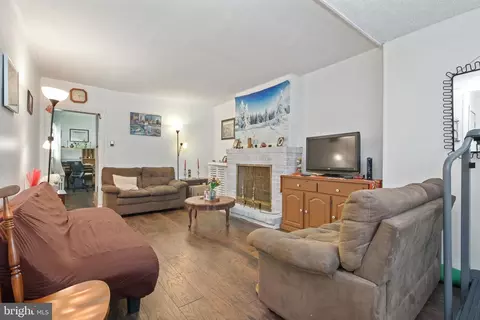 Living - 1323 Morling Ave, Baltimore, MD 21211 photo 1 of 3