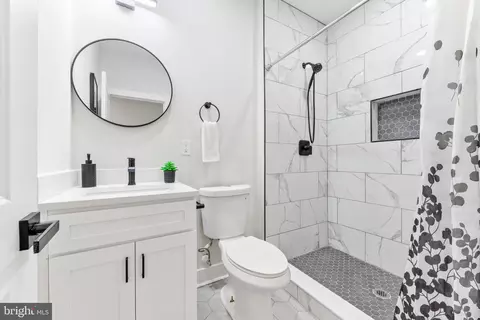Bath - 1147 Carroll St, Baltimore, MD 21230 photo 2 of 5