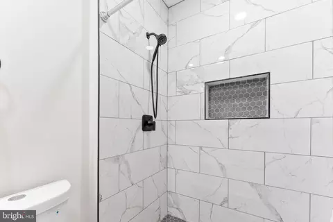 Bath - 1147 Carroll St, Baltimore, MD 21230 photo 3 of 5