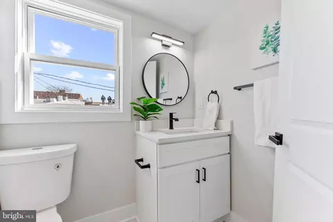Bath - 1147 Carroll St, Baltimore, MD 21230 photo 4 of 5