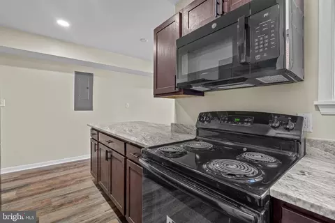 948 Brooks Ln, Baltimore, MD 21217 photo 5