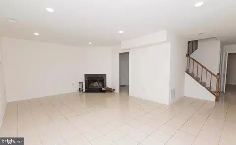 Living - 1201 S Streeper St, Baltimore, MD 21224 photo 5 of 6