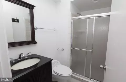 Bath - 1201 S Streeper St, Baltimore, MD 21224 photo 3 of 4