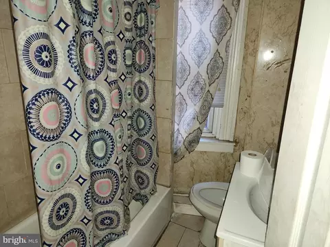 Bath - 1834 Harlem Ave, Baltimore, MD 21217 photo 1 of 3