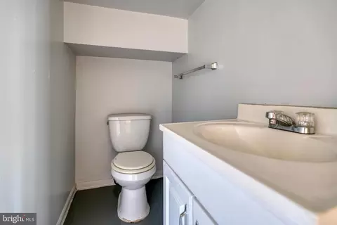 Bath - 625 Linnard St, Baltimore, MD 21229 photo 3 of 3