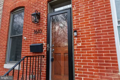 Entry Way - 1610 E Fort Ave, Baltimore, MD 21230 photo 3 of 3