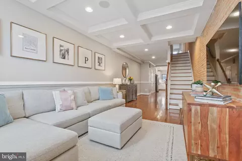 Living - 1610 E Fort Ave, Baltimore, MD 21230 photo 4 of 5
