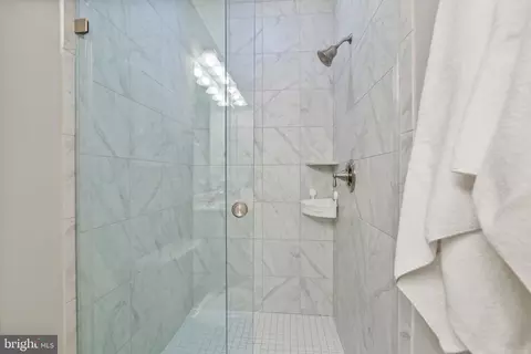 Bath - 1610 E Fort Ave, Baltimore, MD 21230 photo 3 of 6